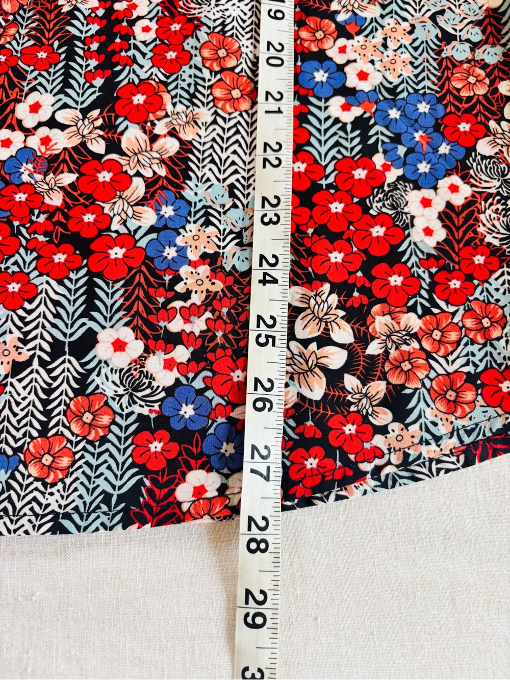 SHEIN Red Floral V-Neck Tie-Front Short Sleeve Blouse - Picture 7 of 7